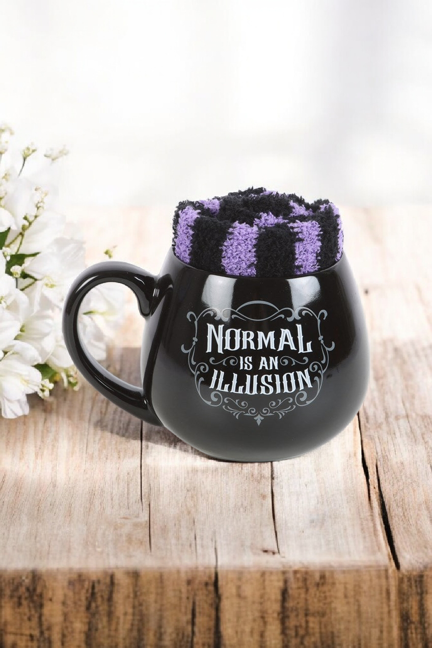 Mug + chaussettes " Normal is an illusion"